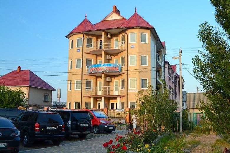 Отель Burevestnik Затока-4